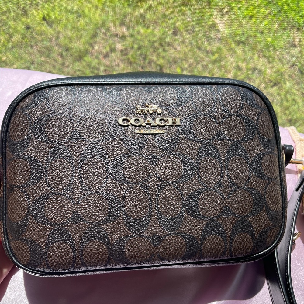 Coach/Signature Bag-over the shoulder